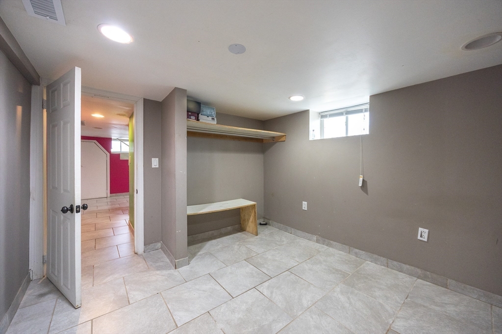111 W Ashland St