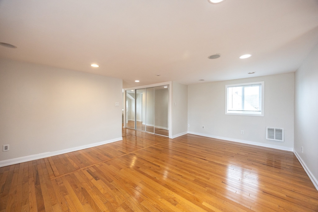 111 W Ashland St