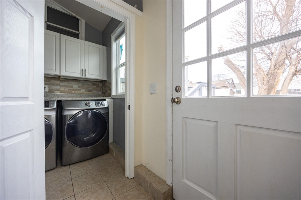 111 W Ashland St