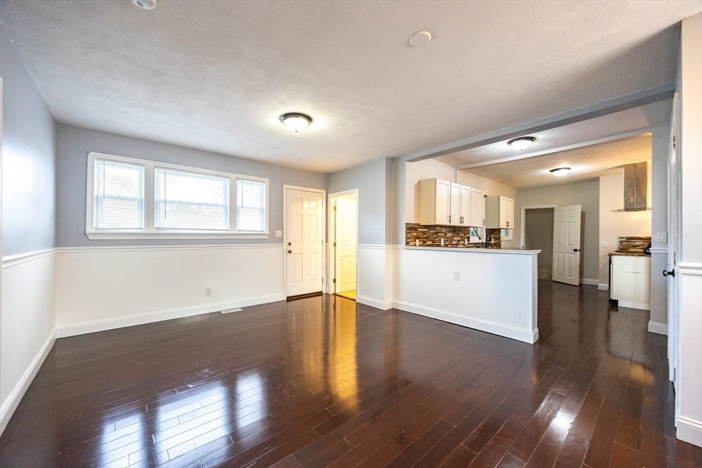 111 W Ashland St