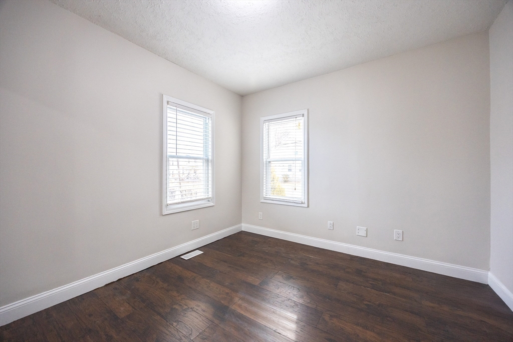 111 W Ashland St