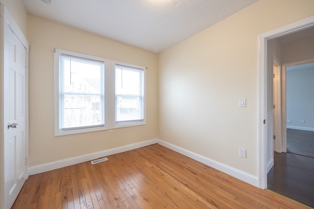111 W Ashland St