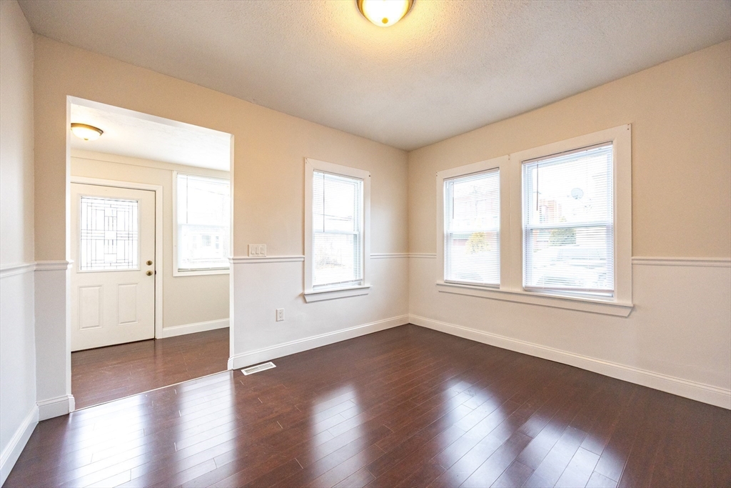 111 W Ashland St