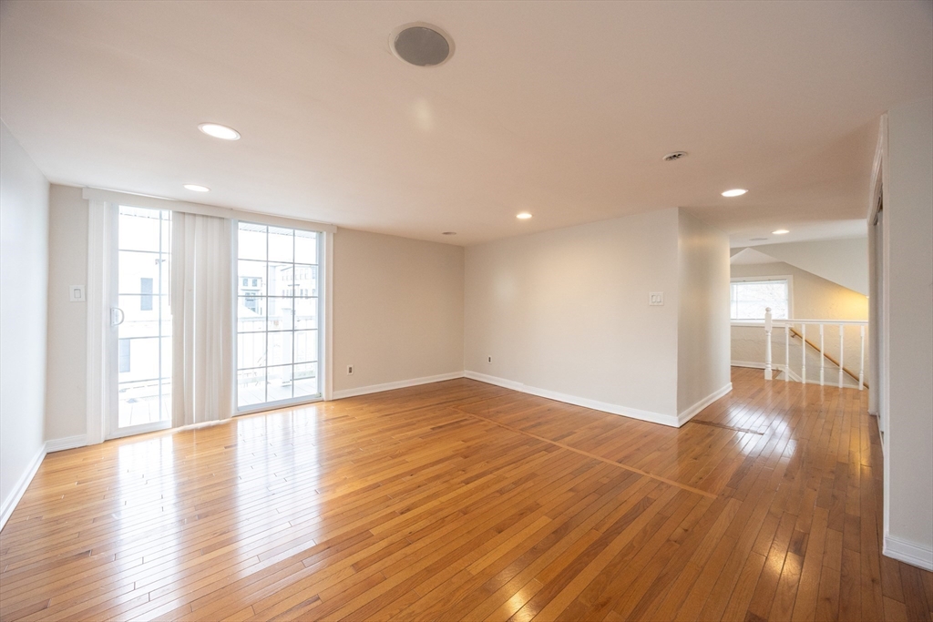111 W Ashland St