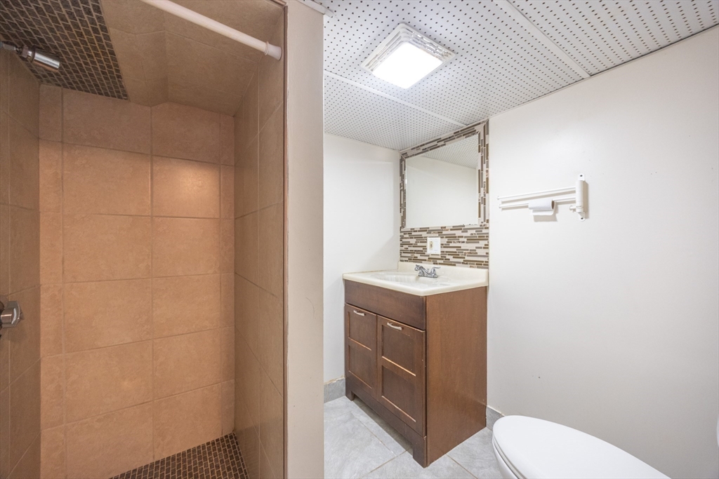 111 W Ashland St