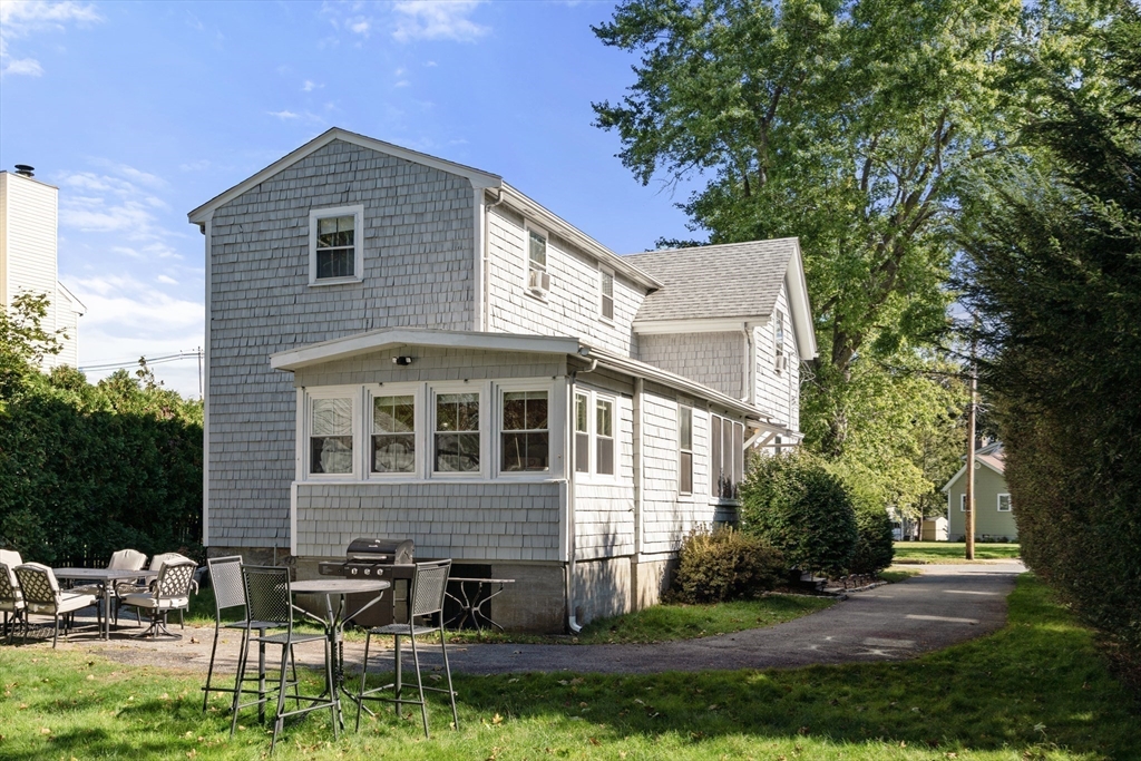 152 Central St