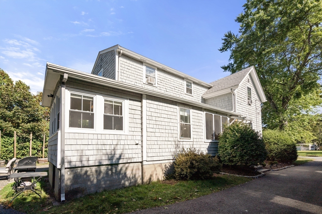 152 Central St