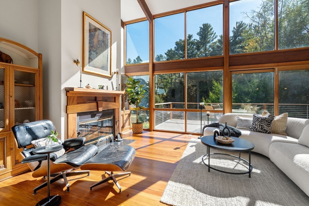 39 Westbrook Ln