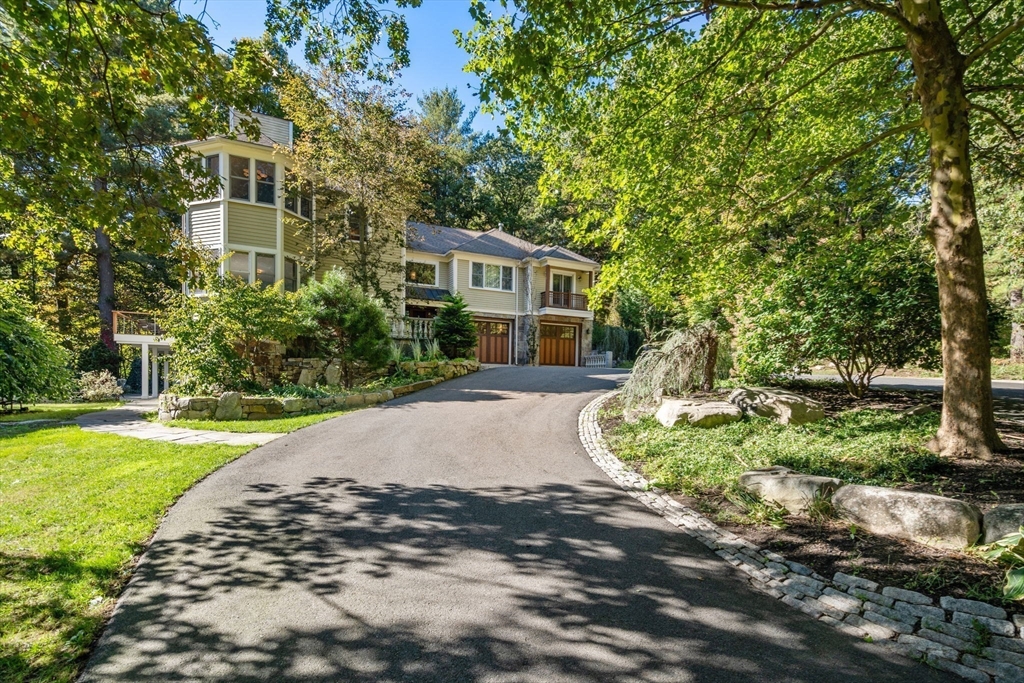 39 Westbrook Ln