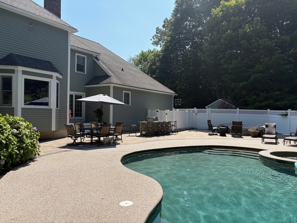 177 Bay Colony Drive