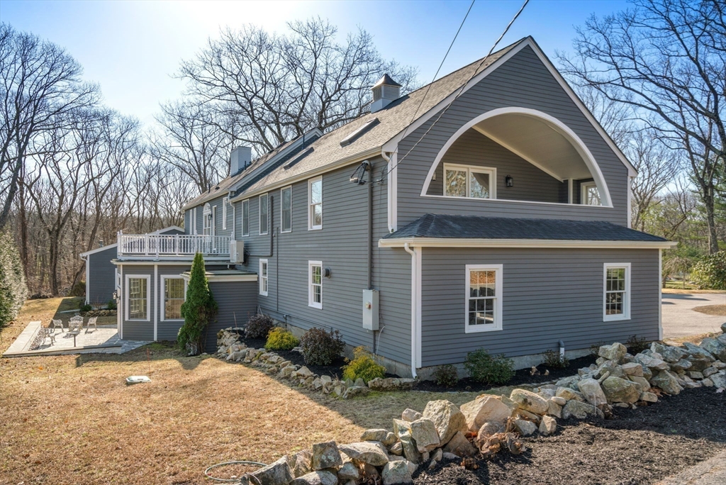 85 Schoolmaster Ln