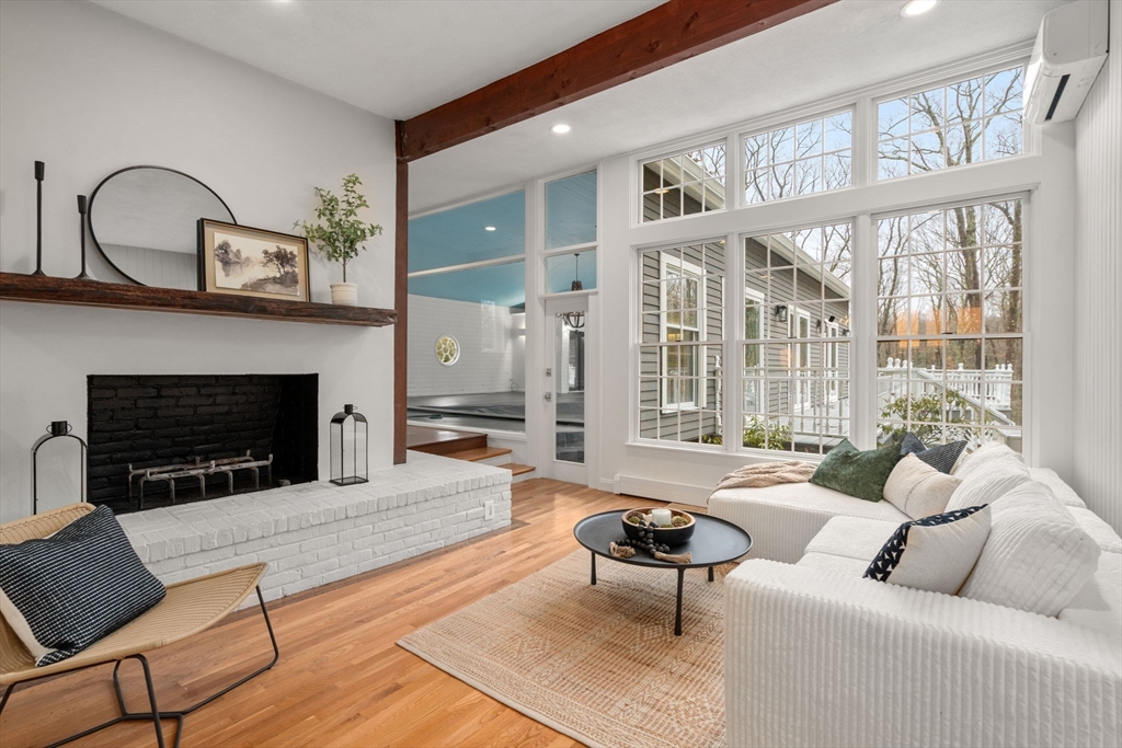 85 Schoolmaster Ln