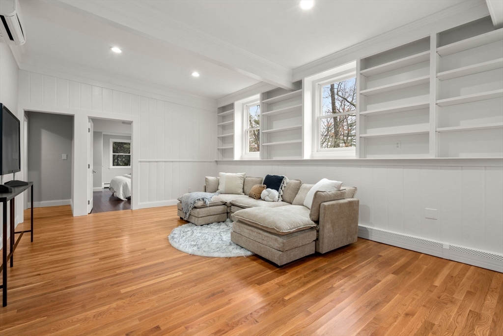 85 Schoolmaster Ln