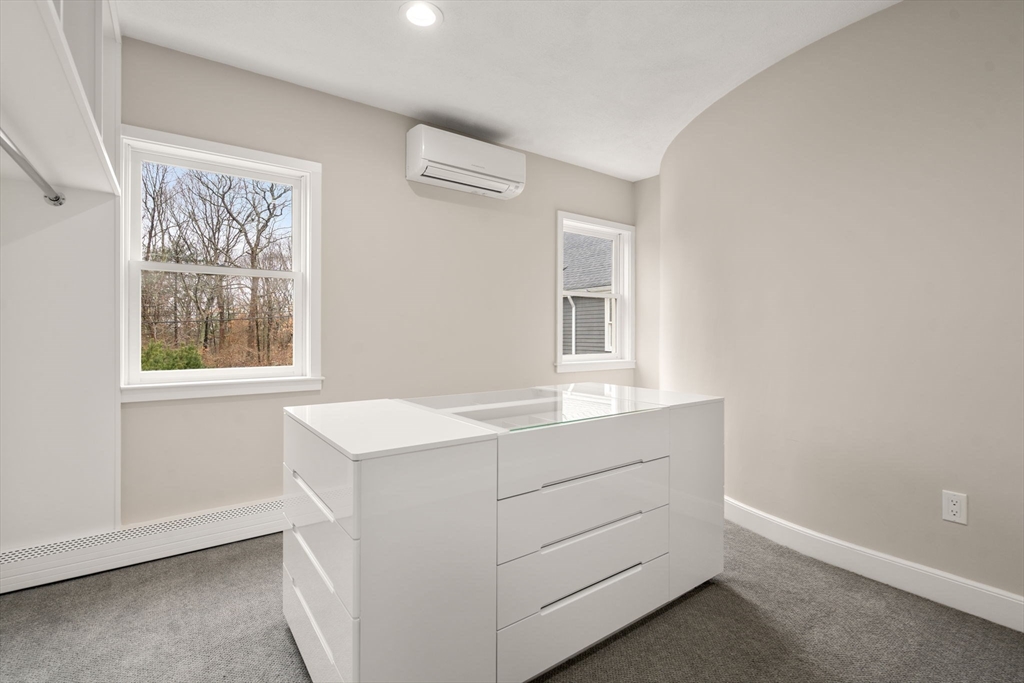 85 Schoolmaster Ln