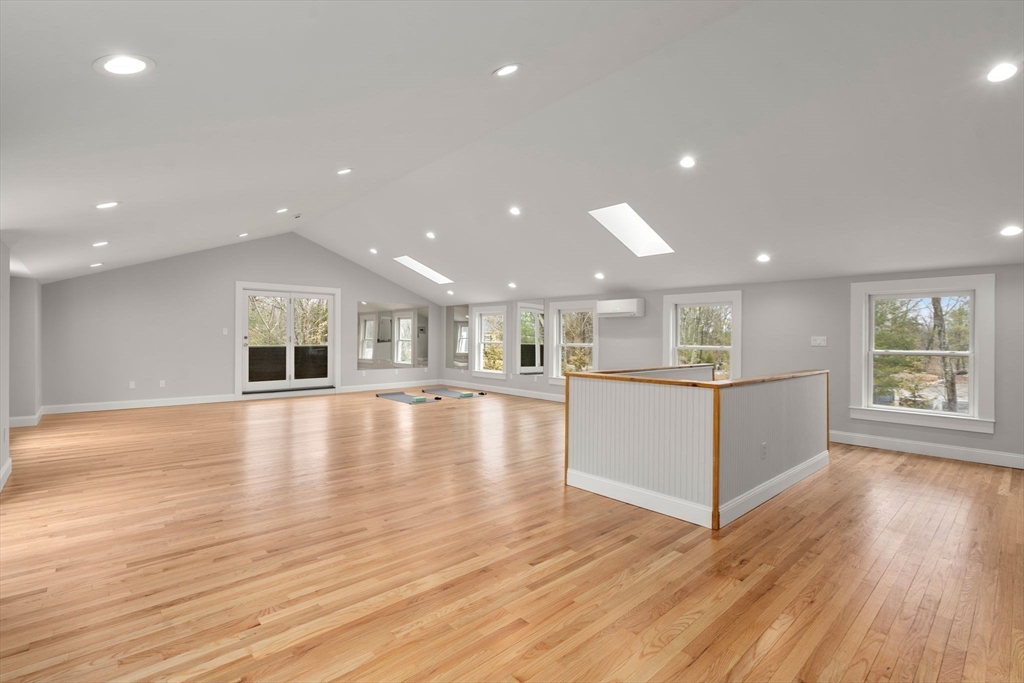 85 Schoolmaster Ln