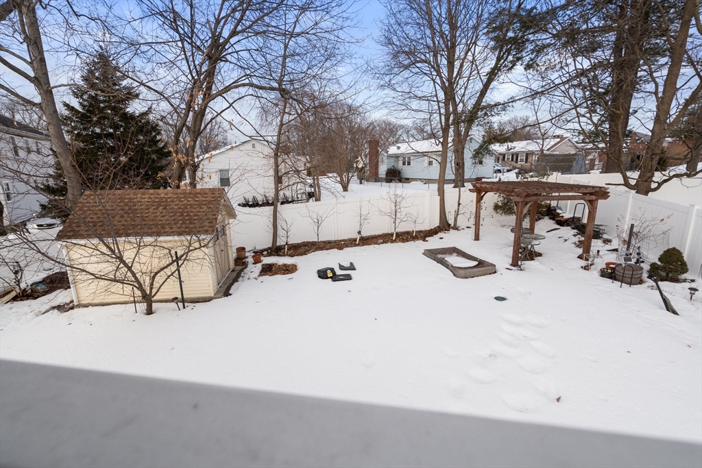 220 E Cross St