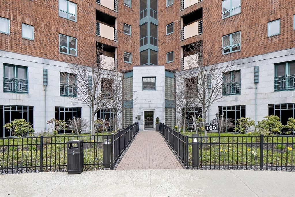 165 Cottage St # 706