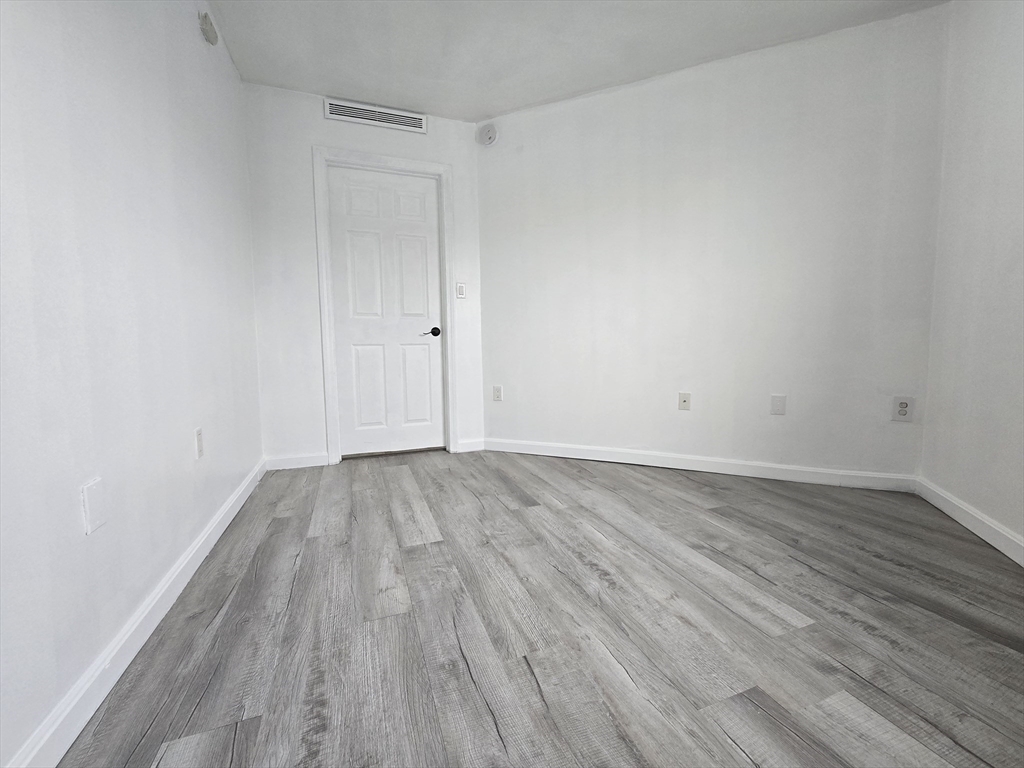 165 Cottage St # 706