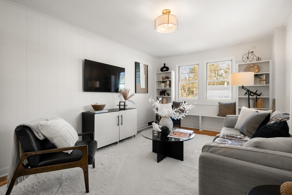 53 Regal St