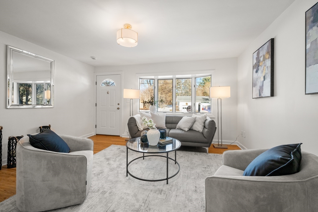53 Regal St