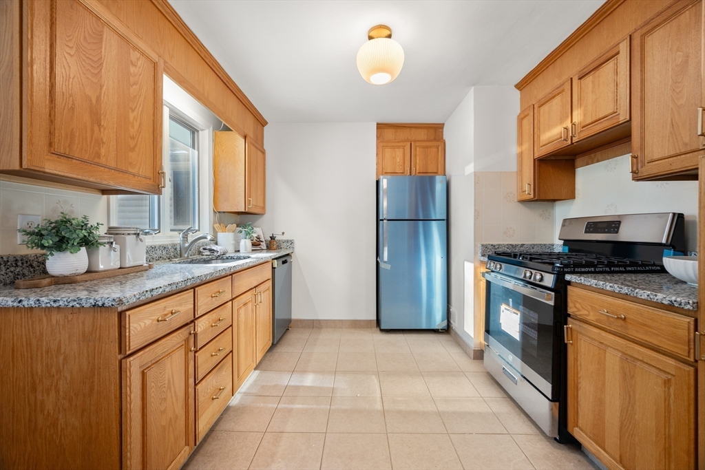 53 Regal St