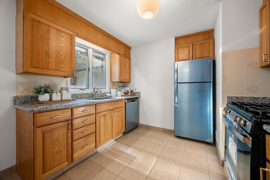 53 Regal St