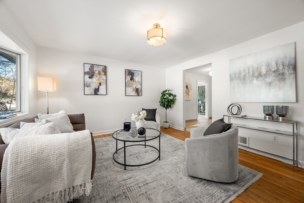 53 Regal St