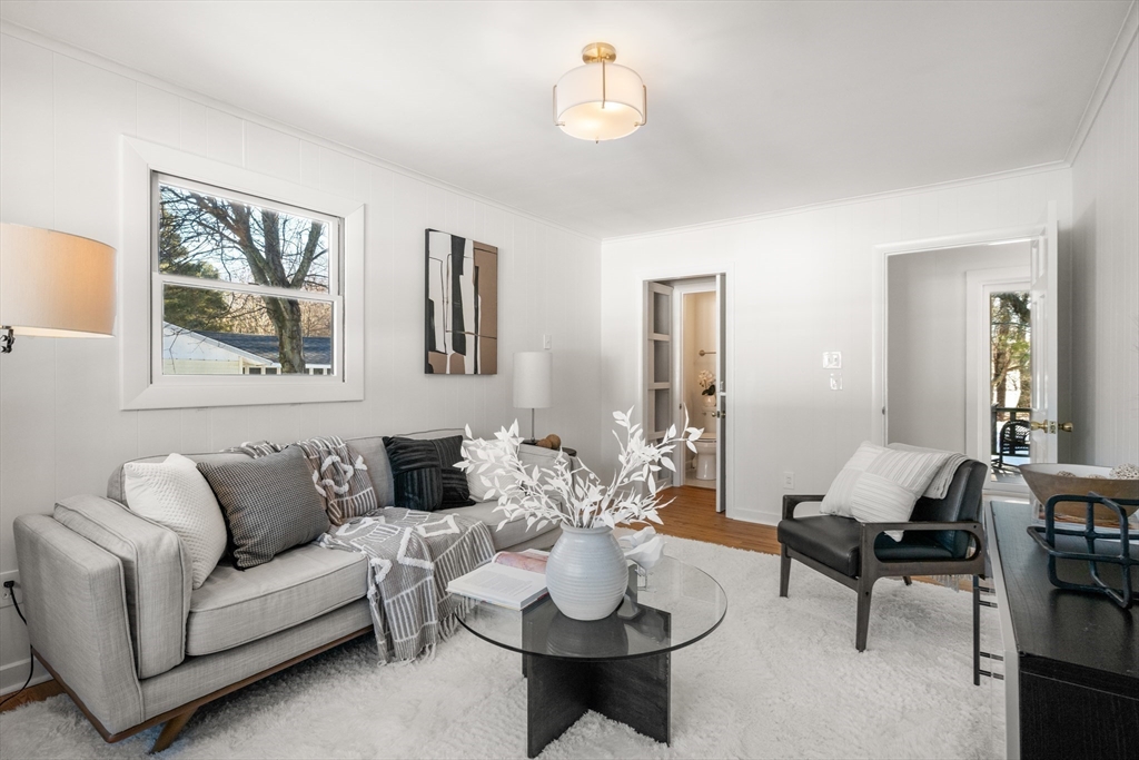 53 Regal St