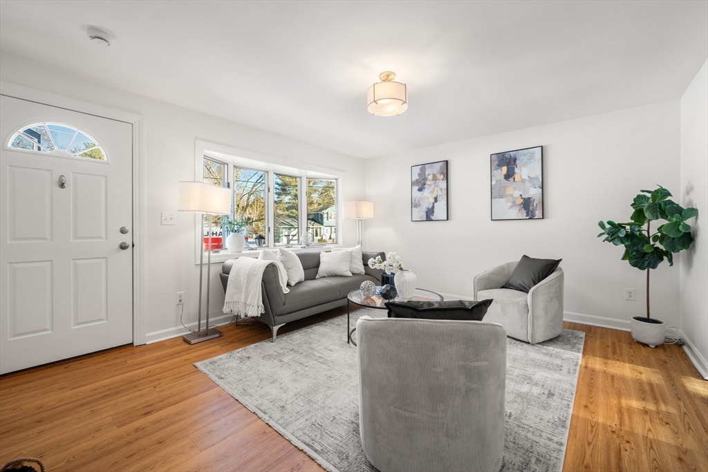 53 Regal St