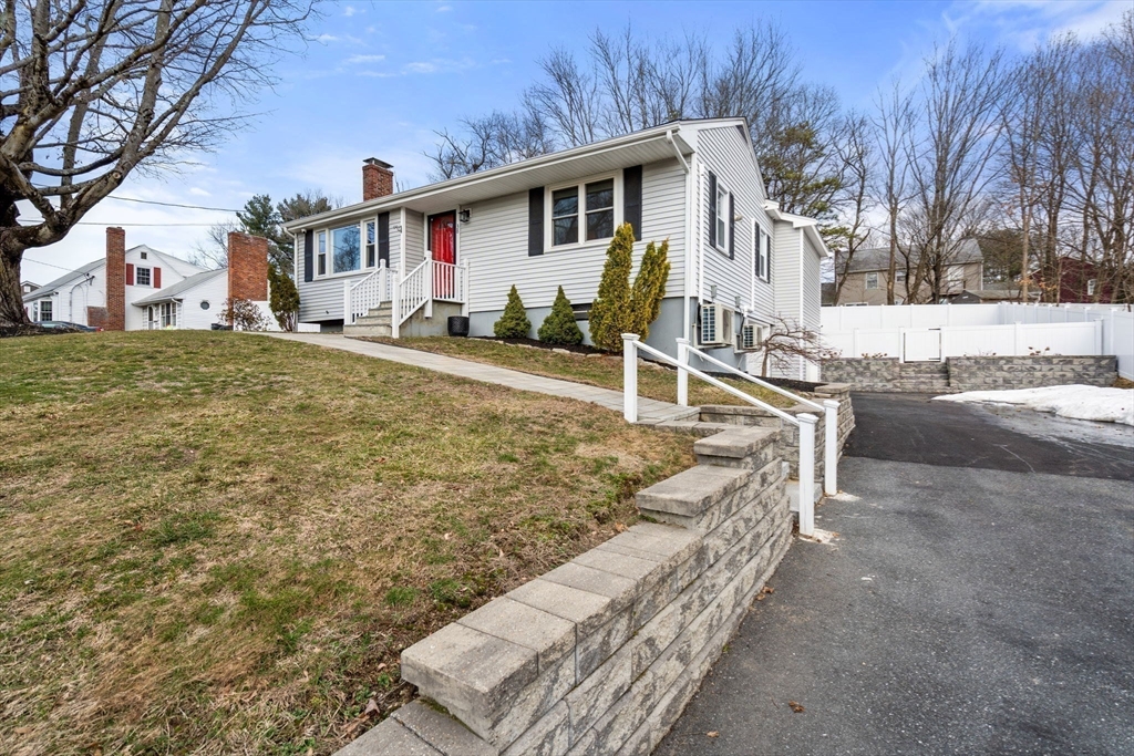 38 Irving Dr