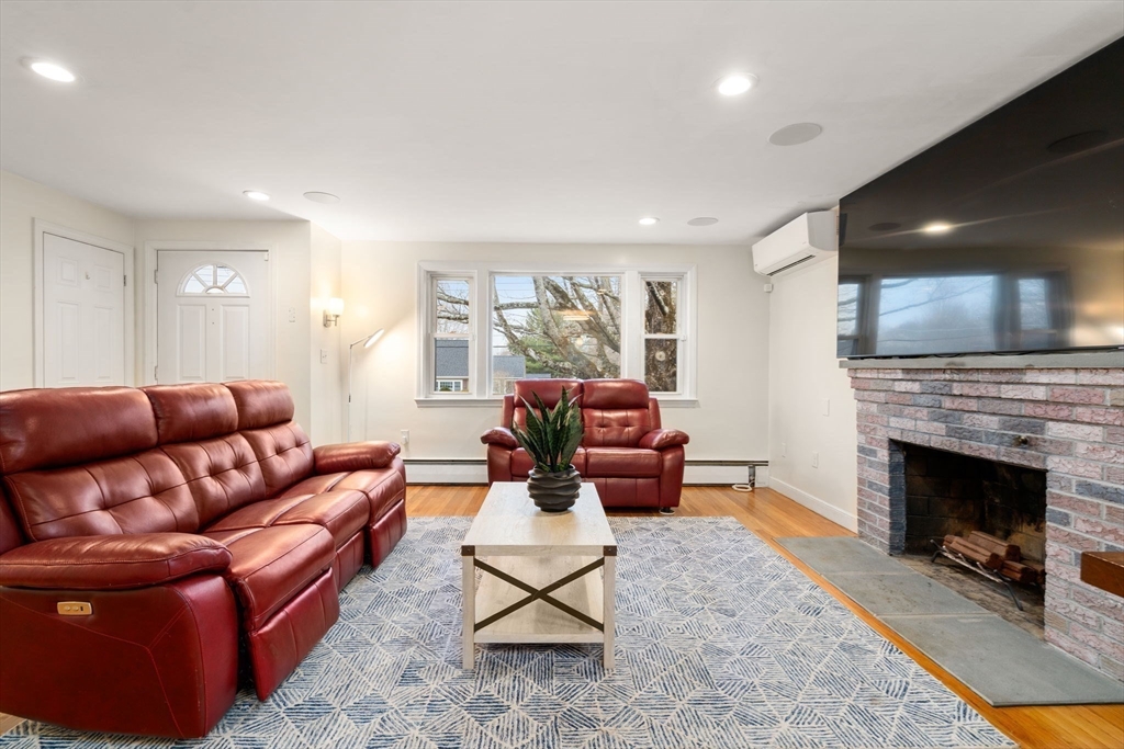 38 Irving Dr