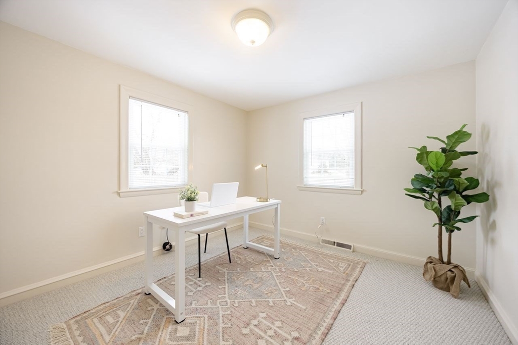 15 Alroy Rd