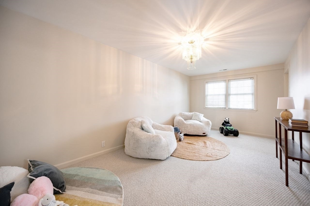 15 Alroy Rd