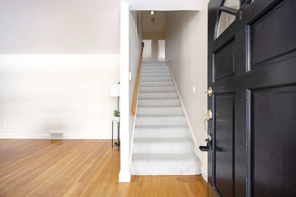 15 Alroy Rd