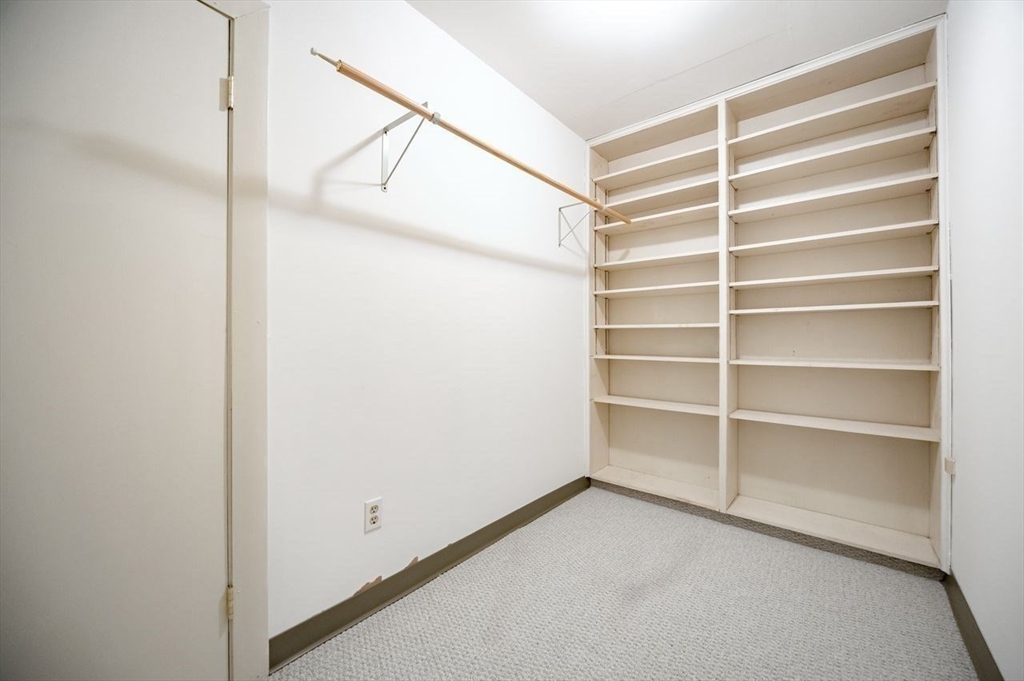 15 Alroy Rd