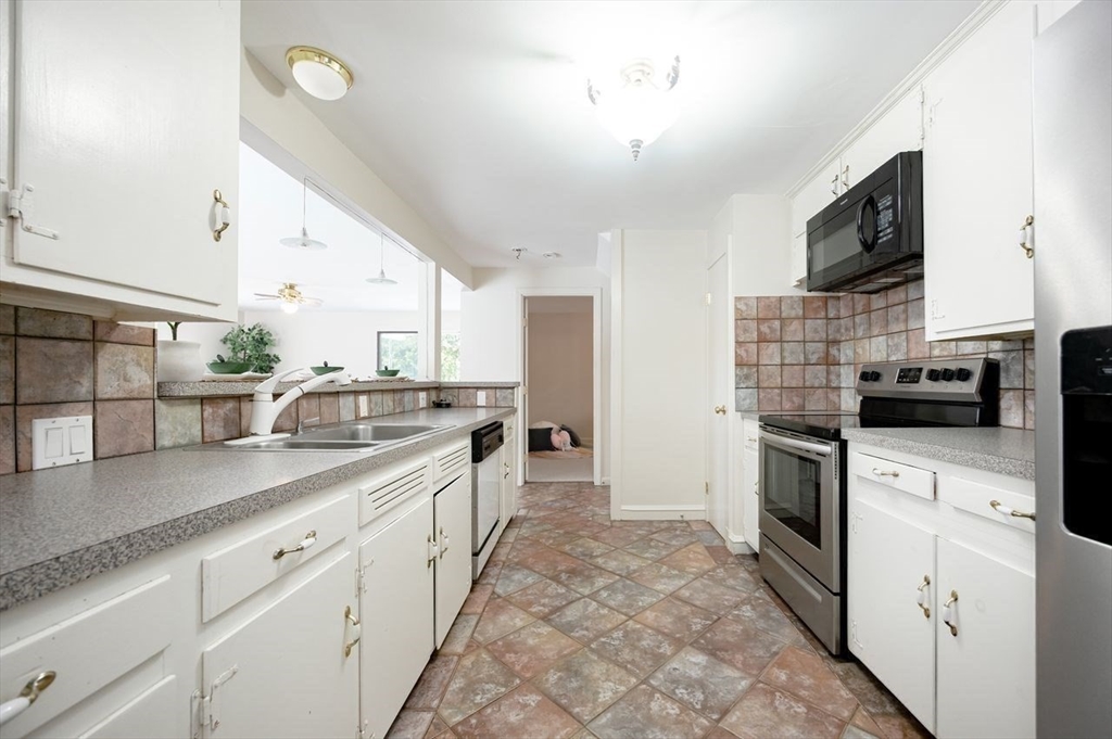 15 Alroy Rd