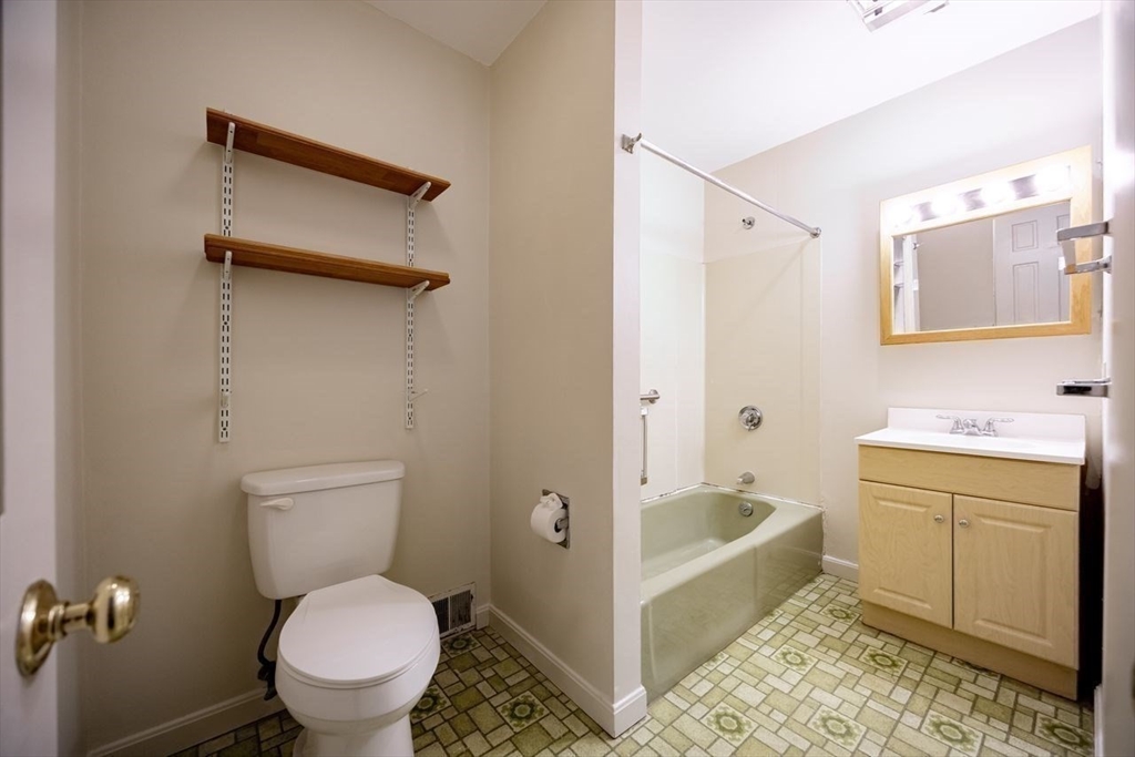 15 Alroy Rd