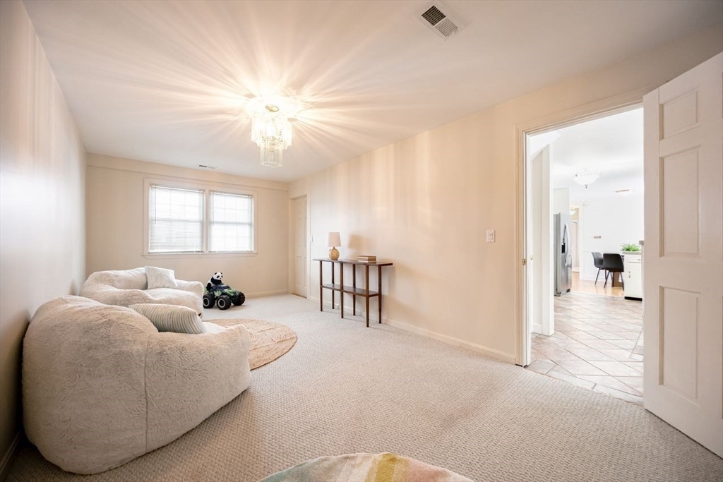 15 Alroy Rd