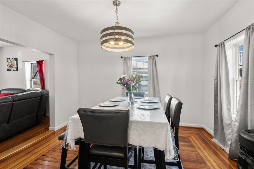 23-25 Hoyle St