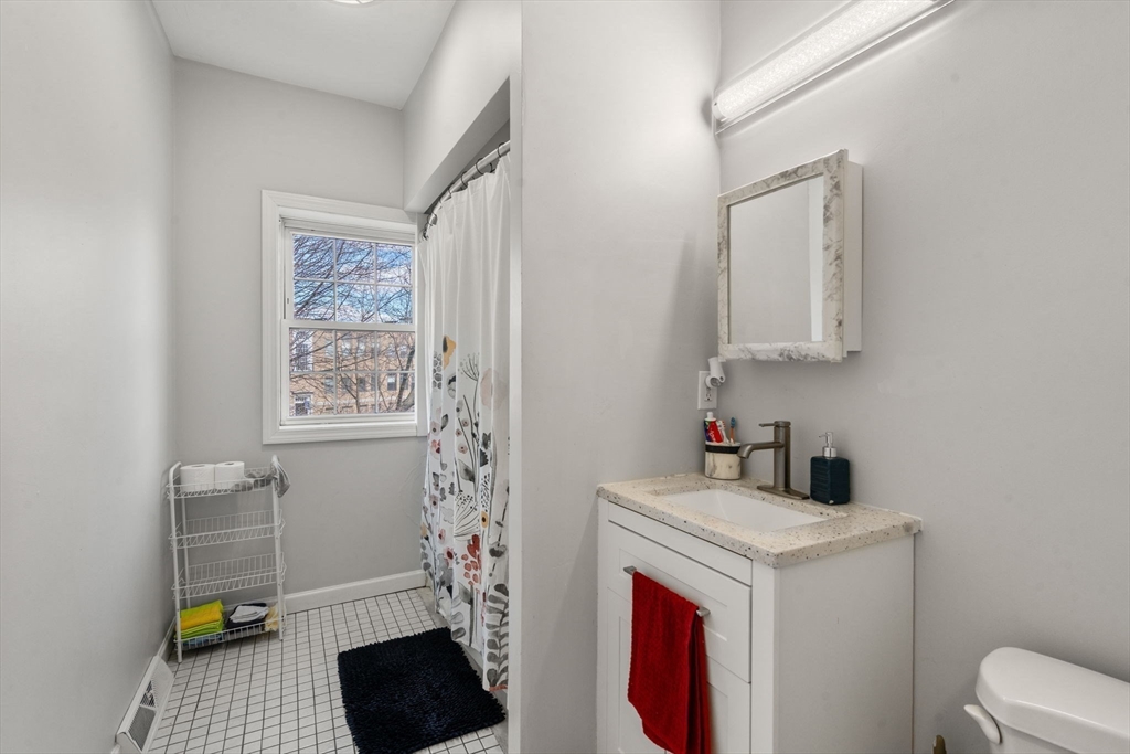 23-25 Hoyle St