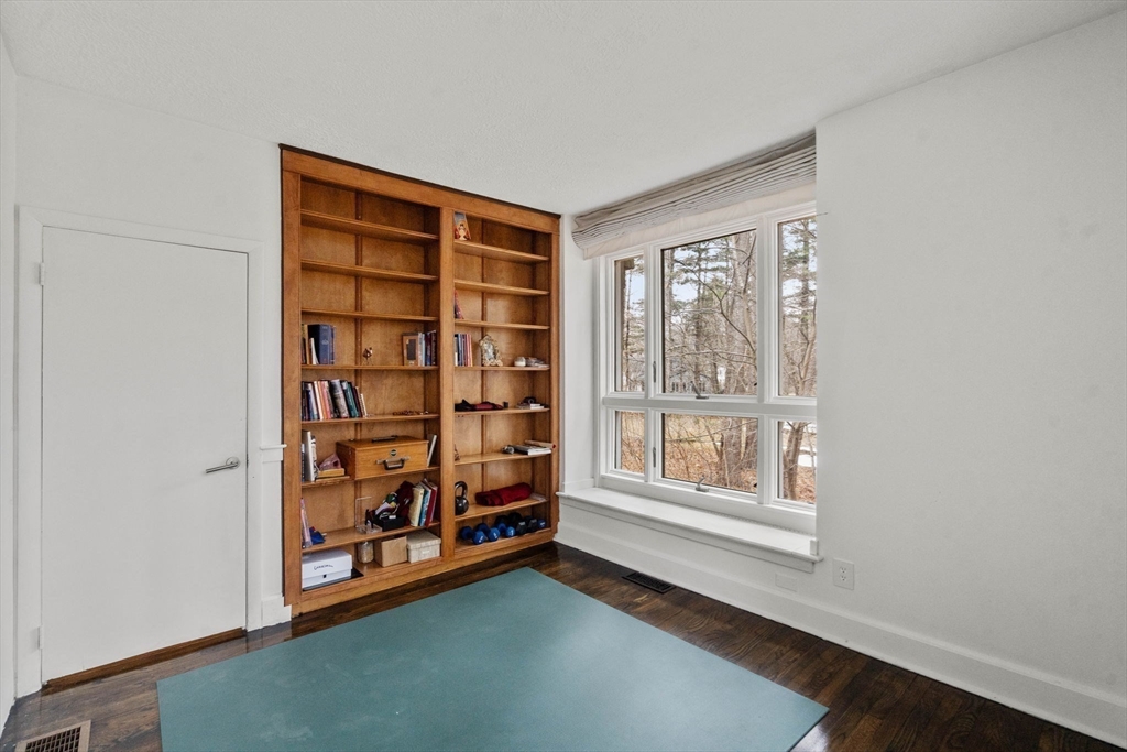 160 Granite St