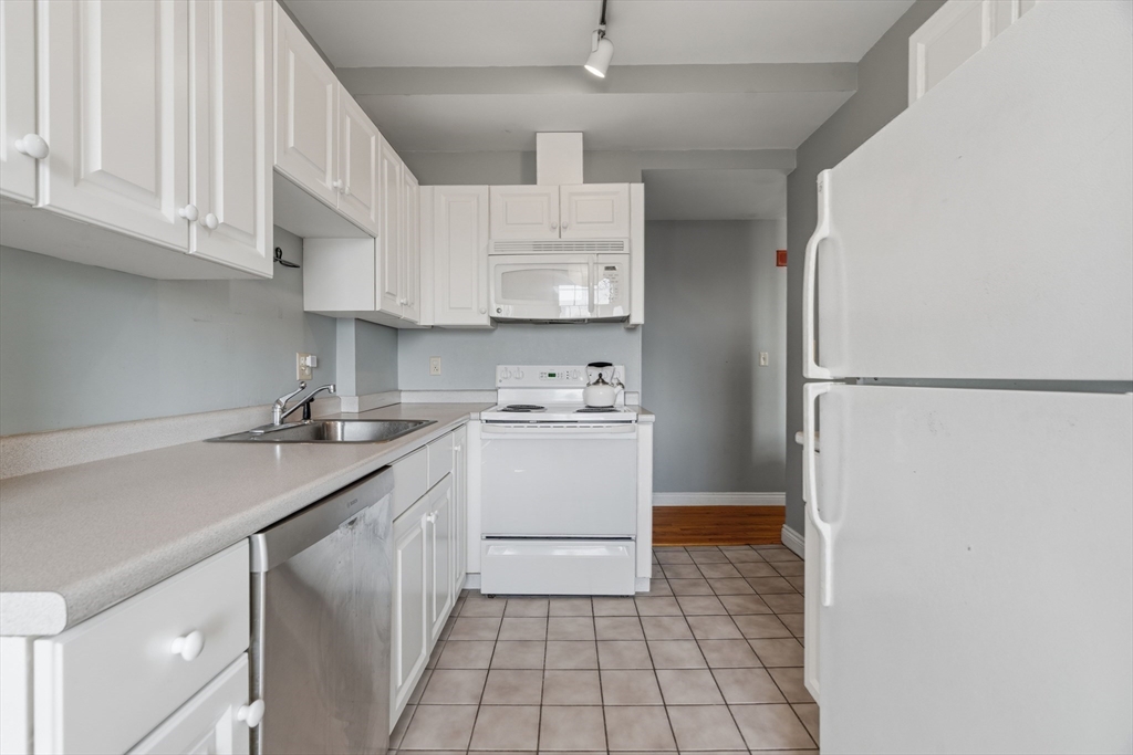 4 Charlesgate E # 606
