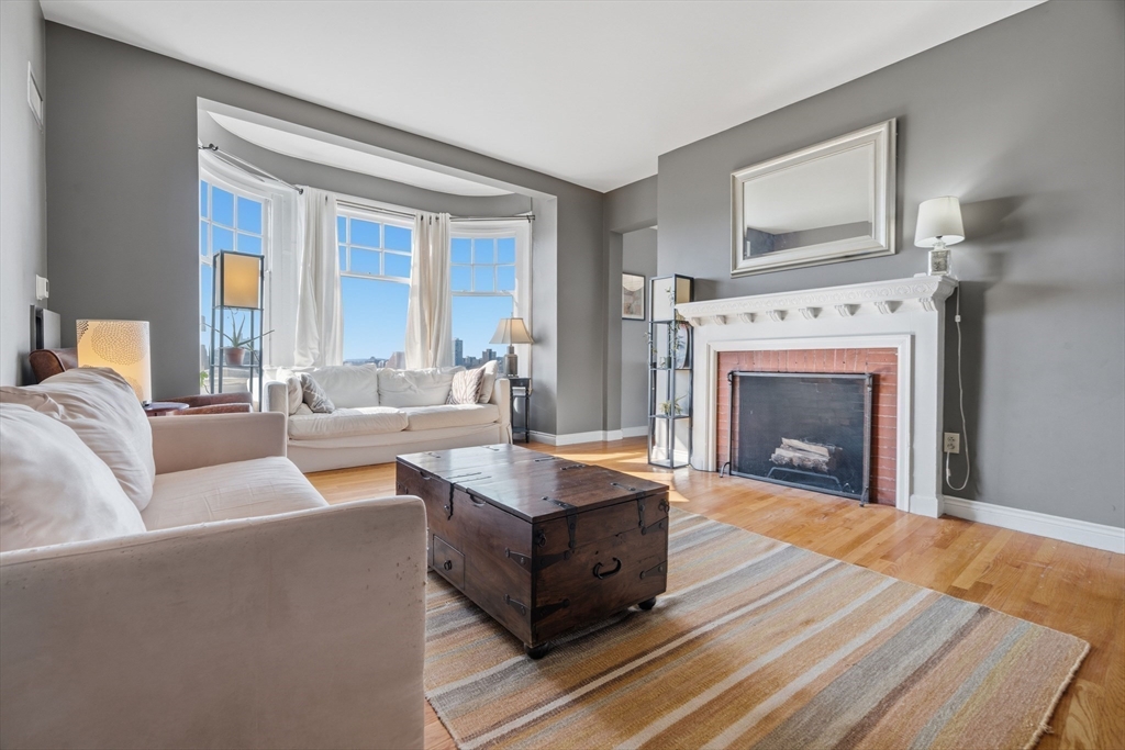 4 Charlesgate E # 606