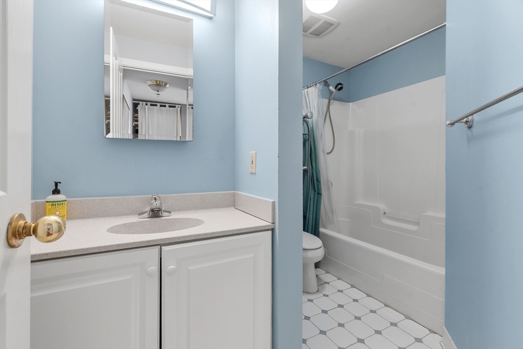 4 Charlesgate E # 606