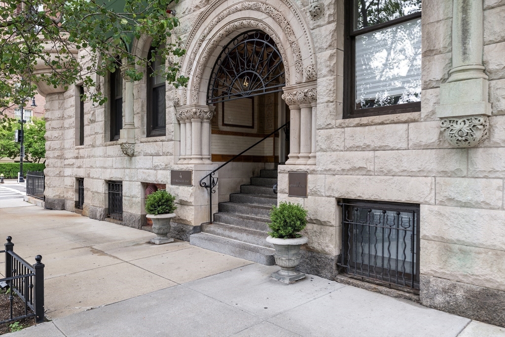4 Charlesgate E # 606