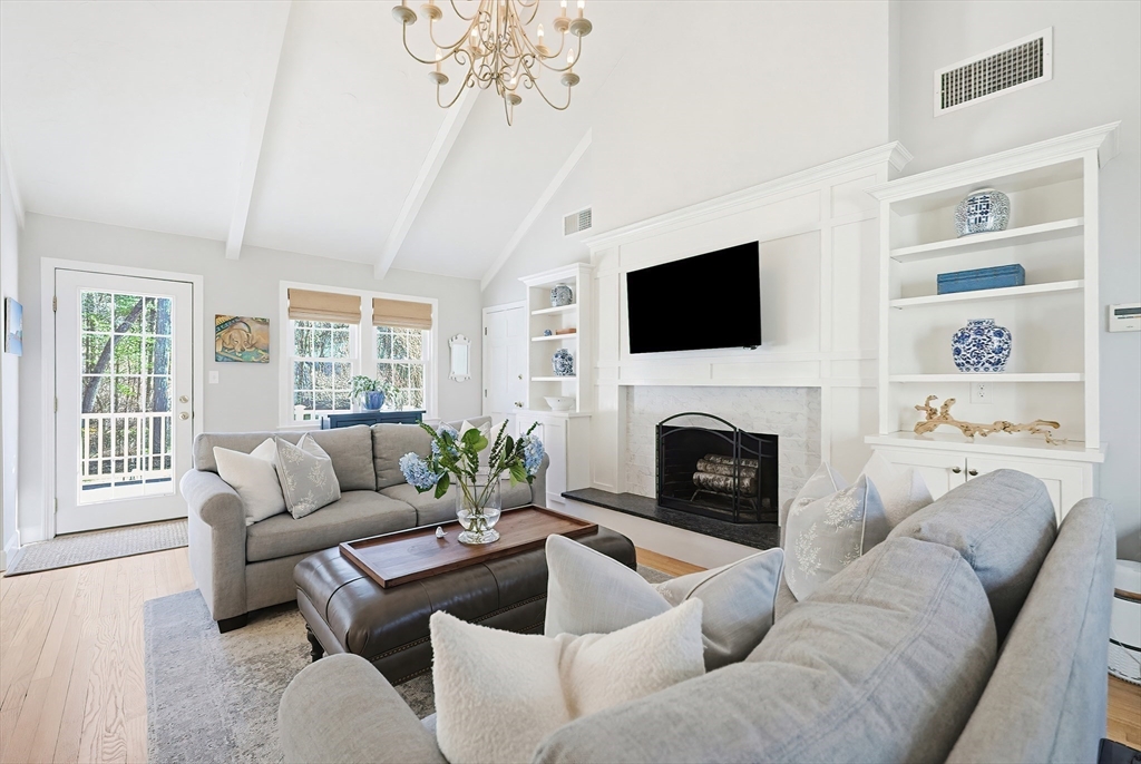 6 Colburn Circle