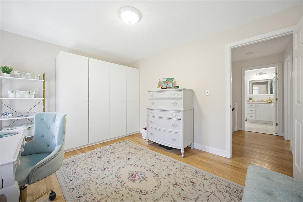 6 Colburn Circle