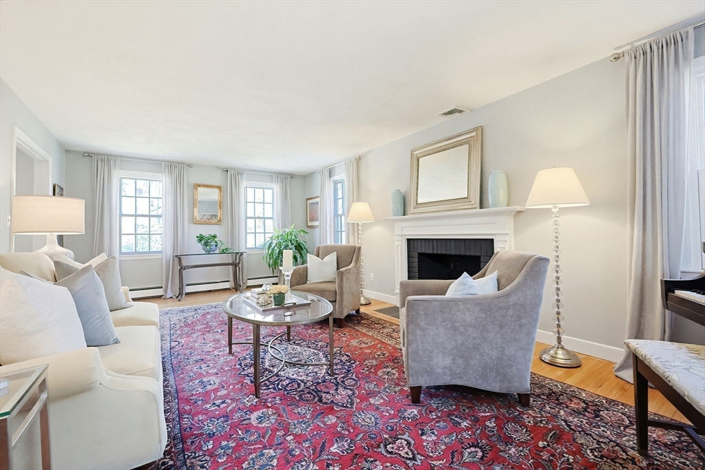 6 Colburn Circle