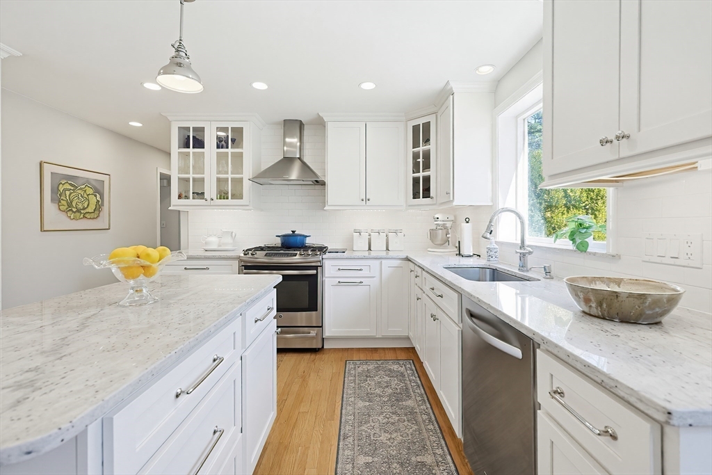 6 Colburn Circle
