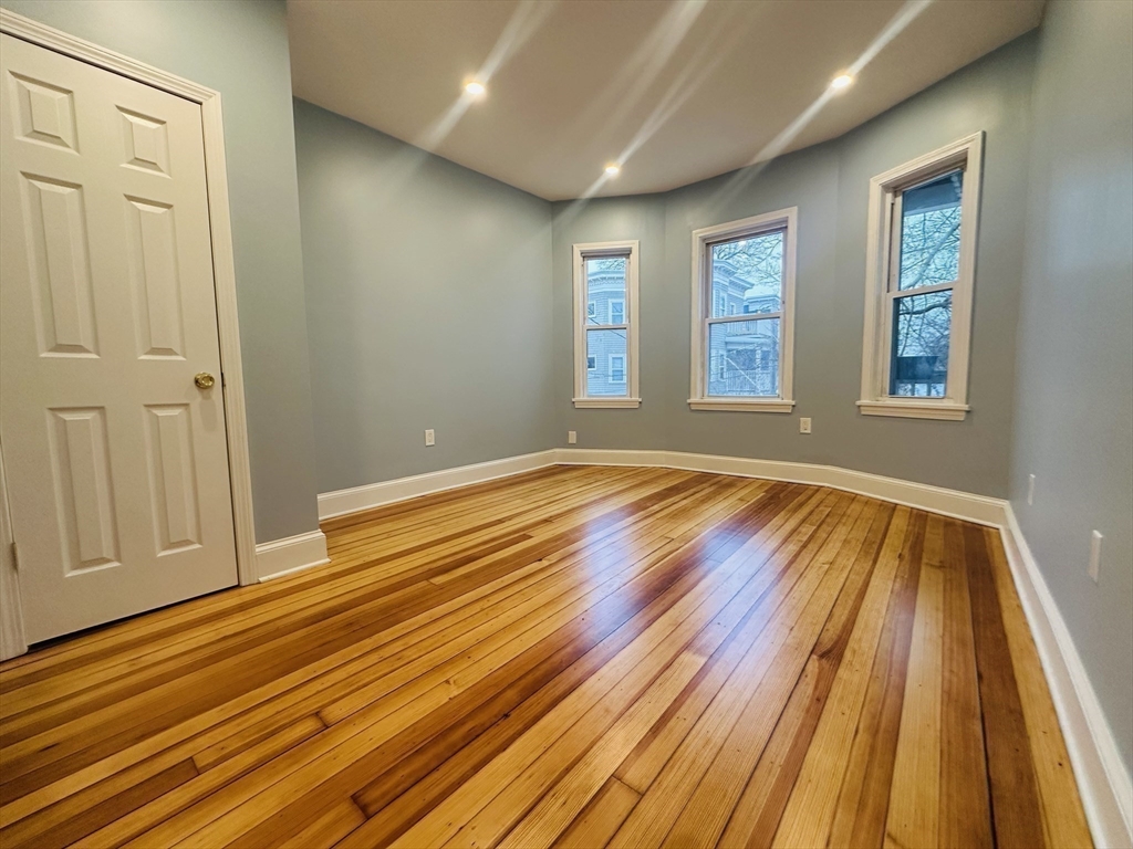 28 Melbourne St # 3